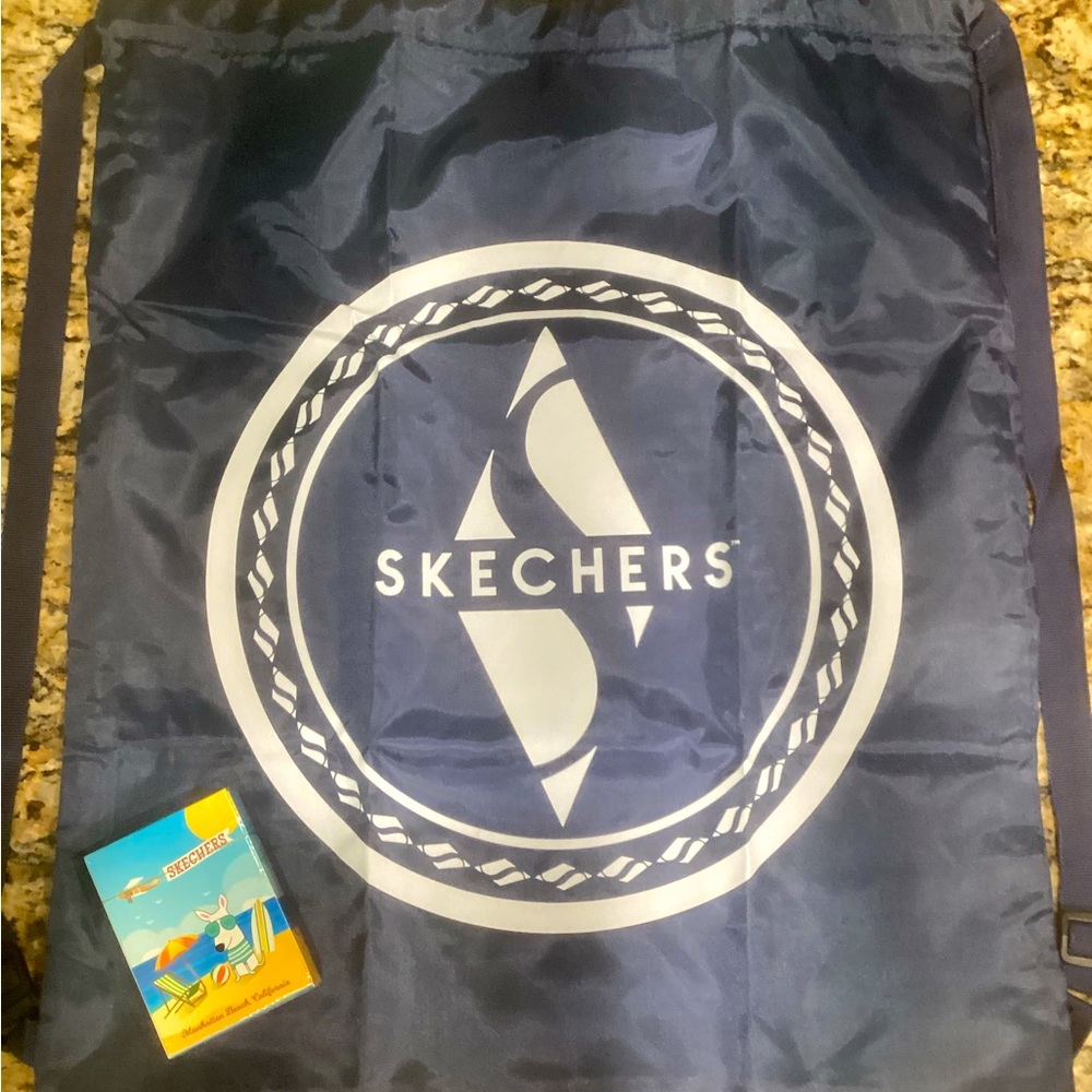 NEW Skechers Nylon Swag Bag and Sealed Pkg of Playing Cards